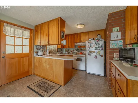 886 S Hill Drive Reedsport OR 97467