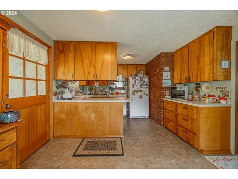 886 S Hill Drive Reedsport OR 97467