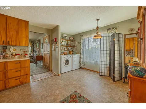 886 S Hill Drive Reedsport OR 97467