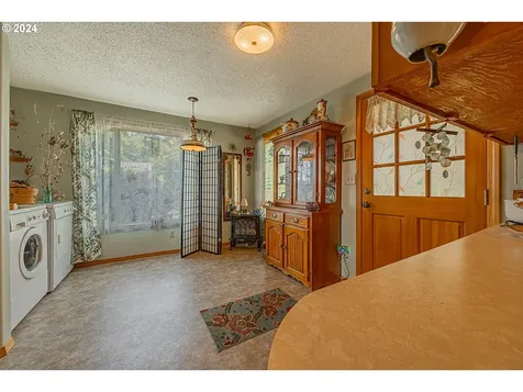 886 S Hill Drive Reedsport OR 97467
