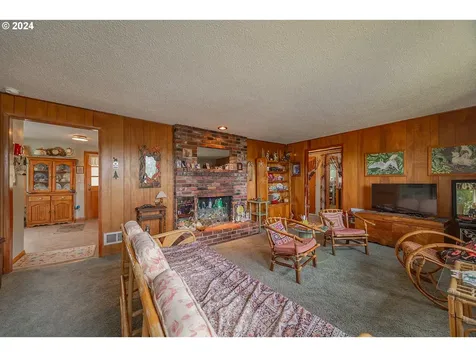 886 S Hill Drive Reedsport OR 97467