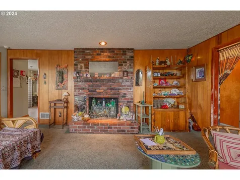 886 S Hill Drive Reedsport OR 97467