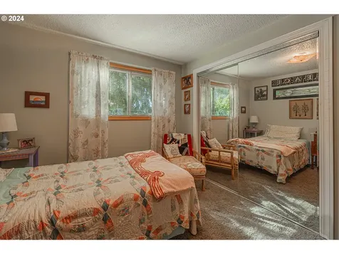 886 S Hill Drive Reedsport OR 97467
