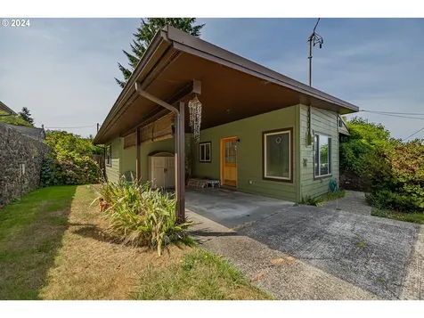 886 S Hill Drive Reedsport OR 97467