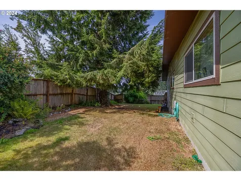 886 S Hill Drive Reedsport OR 97467