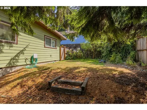 886 S Hill Drive Reedsport OR 97467