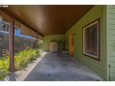 886 S Hill Drive Reedsport OR 97467