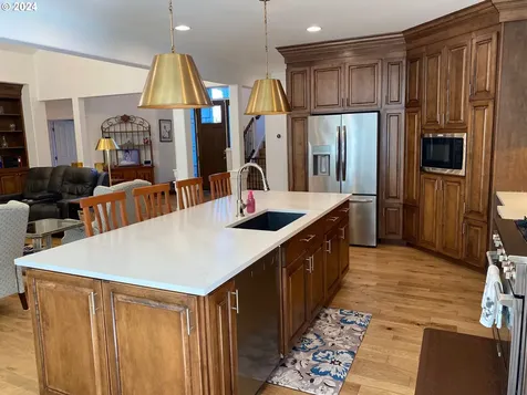 2208 Garfield Street North Bend OR 97459
