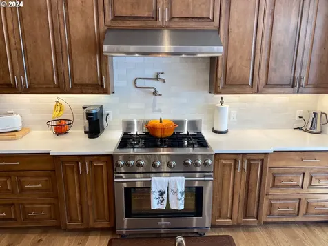 2208 Garfield Street North Bend OR 97459