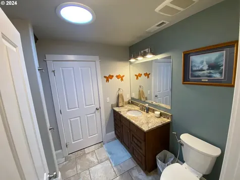 2208 Garfield Street North Bend OR 97459