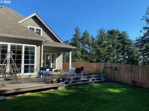 2208 Garfield Street North Bend OR 97459
