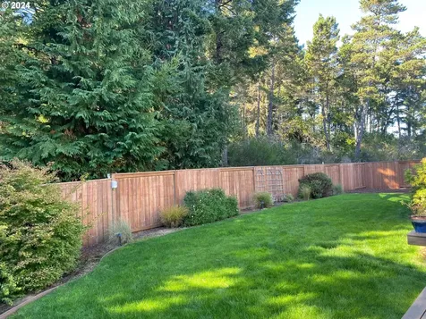 2208 Garfield Street North Bend OR 97459