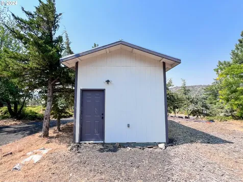 2949 Se Hill Street Prineville OR 97754