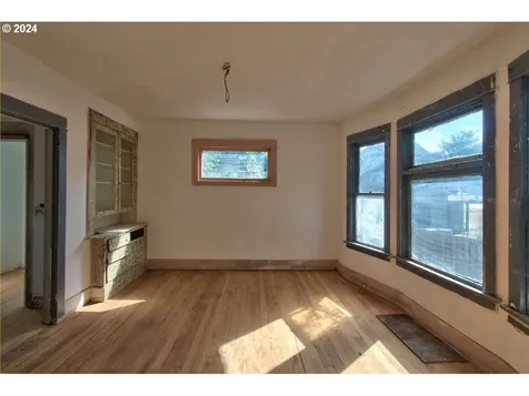 4126 NE 6th Avenue Portland OR 97211