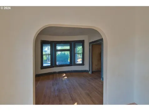 4126 NE 6th Avenue Portland OR 97211