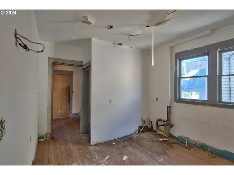 4126 NE 6th Avenue Portland OR 97211