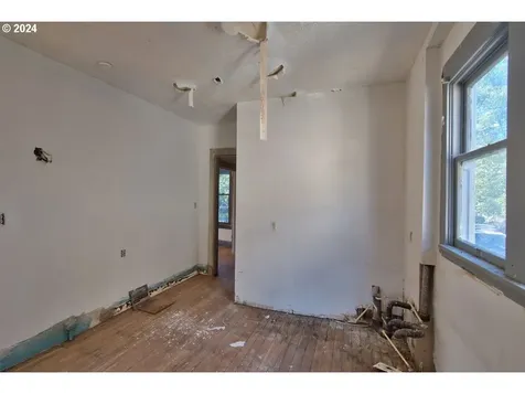 4126 NE 6th Avenue Portland OR 97211