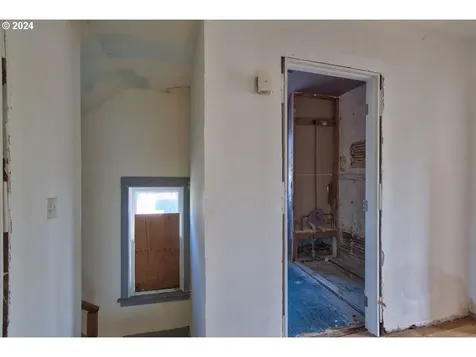 4126 NE 6th Avenue Portland OR 97211
