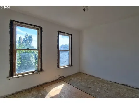 4126 NE 6th Avenue Portland OR 97211
