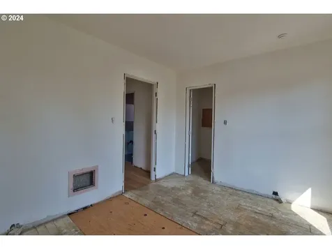 4126 NE 6th Avenue Portland OR 97211