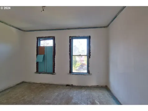 4126 NE 6th Avenue Portland OR 97211