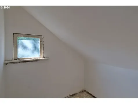 4126 NE 6th Avenue Portland OR 97211