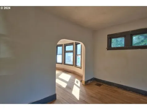4126 NE 6th Avenue Portland OR 97211