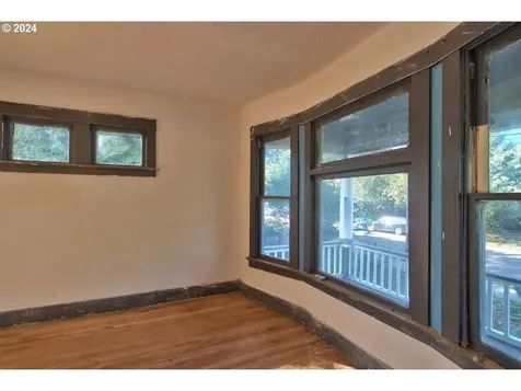 4126 NE 6th Avenue Portland OR 97211