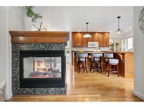 1867 NW Park Terrace Albany OR 97321