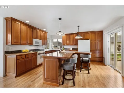 1867 NW Park Terrace Albany OR 97321