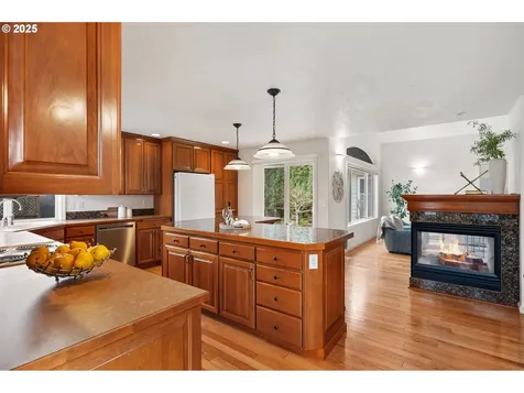1867 NW Park Terrace Albany OR 97321