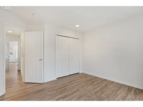 1867 NW Park Terrace Albany OR 97321