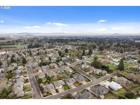 1867 NW Park Terrace Albany OR 97321