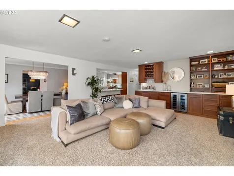 5635 Sw Windsor Court Portland OR 97221