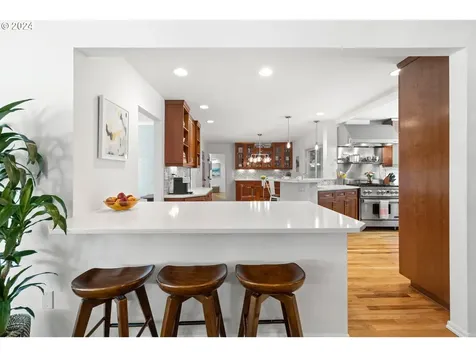 5635 Sw Windsor Court Portland OR 97221