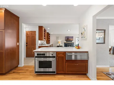 5635 Sw Windsor Court Portland OR 97221