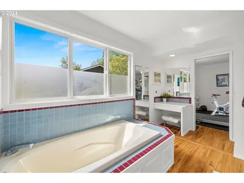 5635 Sw Windsor Court Portland OR 97221