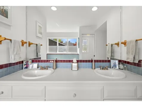 5635 Sw Windsor Court Portland OR 97221