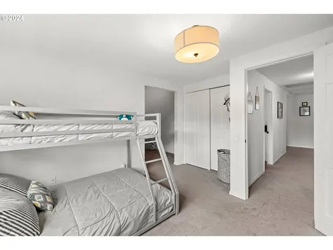 5635 Sw Windsor Court Portland OR 97221