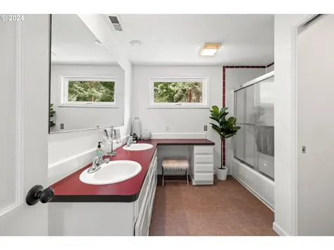 5635 Sw Windsor Court Portland OR 97221