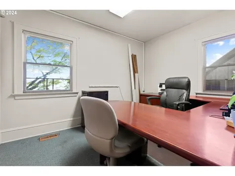 16521 SE Powell Boulevard Portland OR 97236