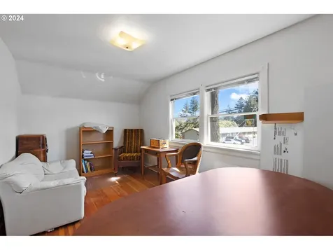 16521 SE Powell Boulevard Portland OR 97236