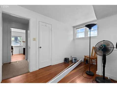 16521 SE Powell Boulevard Portland OR 97236