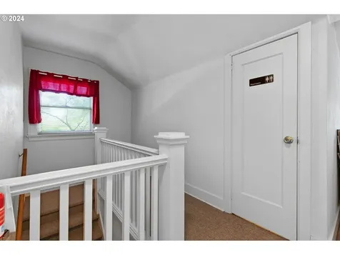 16521 SE Powell Boulevard Portland OR 97236