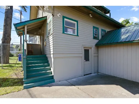 16521 SE Powell Boulevard Portland OR 97236