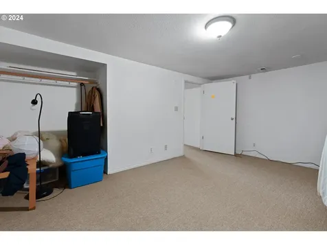 16521 SE Powell Boulevard Portland OR 97236