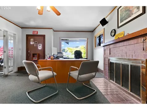 16521 SE Powell Boulevard Portland OR 97236