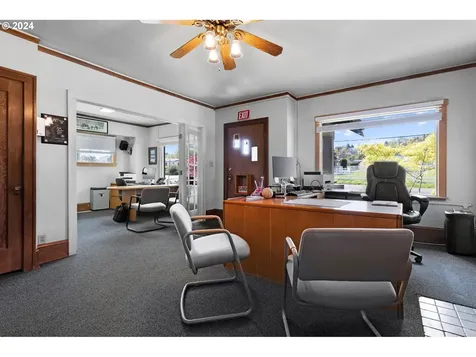 16521 SE Powell Boulevard Portland OR 97236