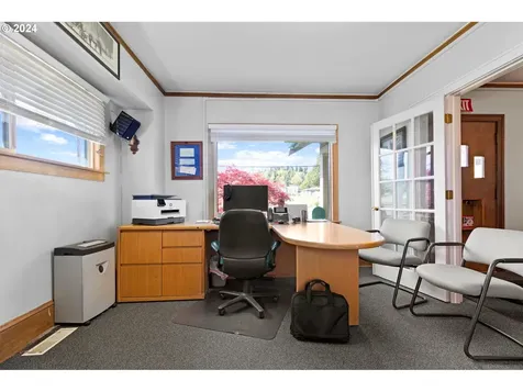 16521 SE Powell Boulevard Portland OR 97236