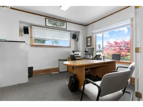 16521 SE Powell Boulevard Portland OR 97236